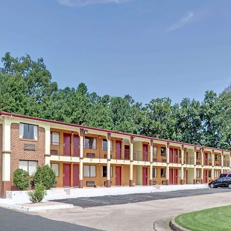Days Inn By Wyndham Newport News Buitenkant foto